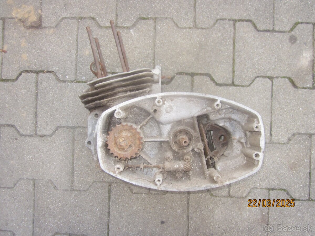 ČZ 175 typ 477 motor