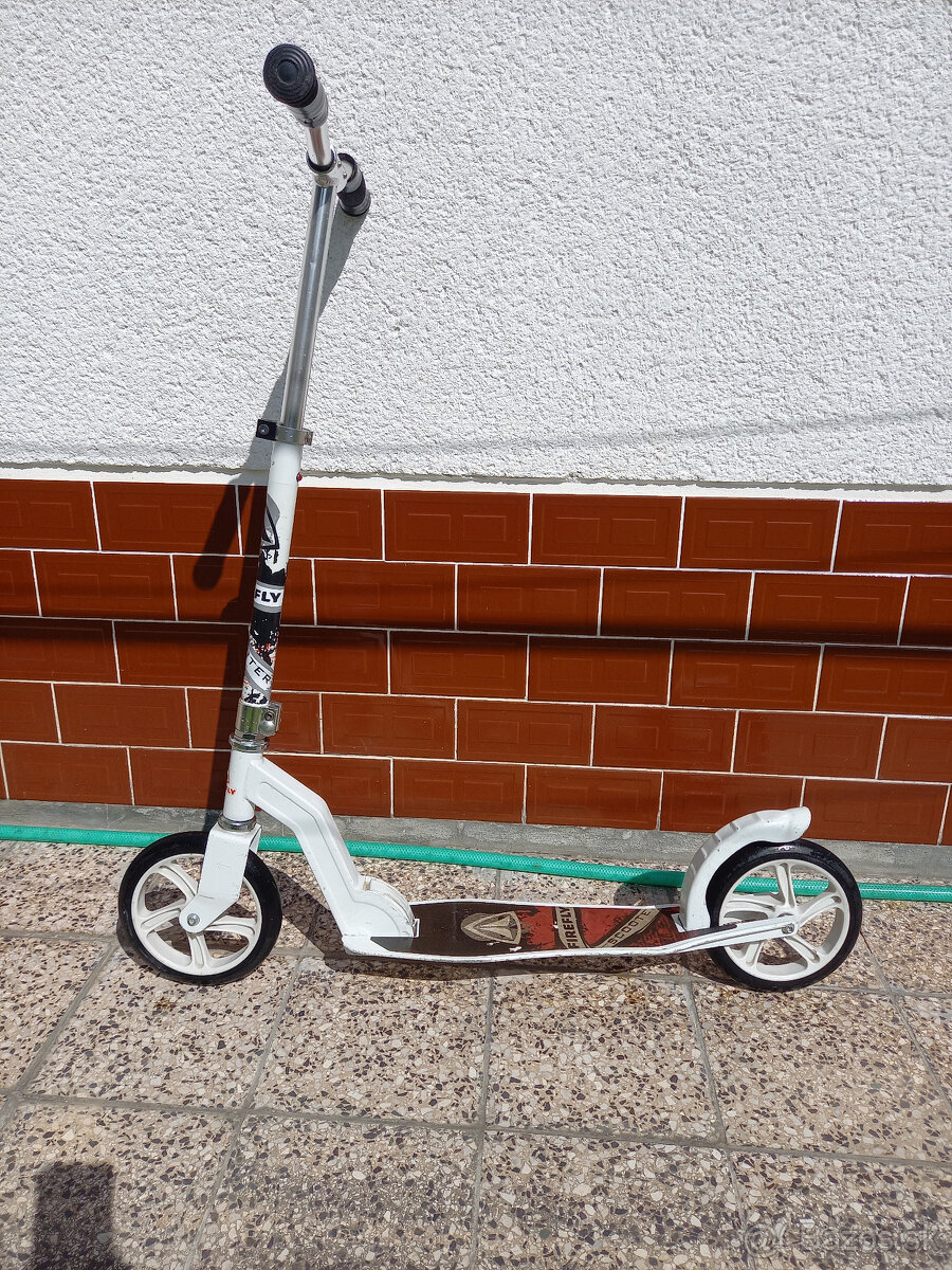 Kolobežka zn. Firefly scooter