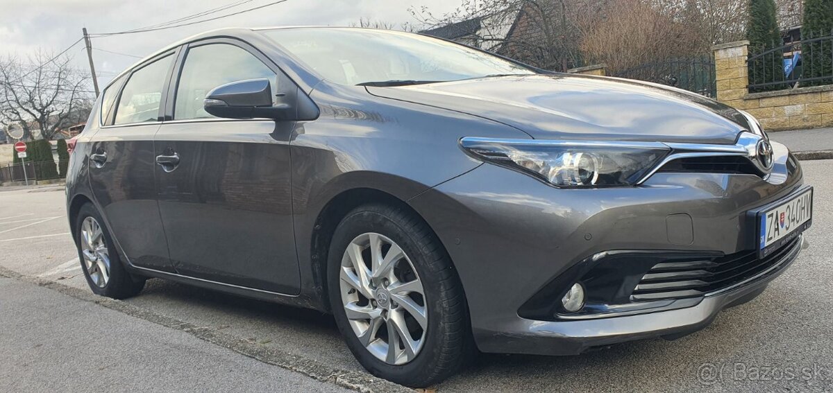 Toyota Auris 1,4 benzín