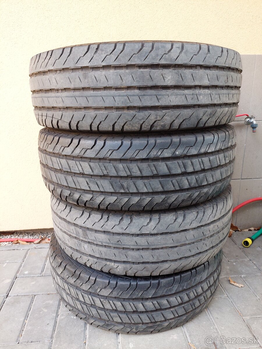 Predam letne pneu Continental 215/70R15C