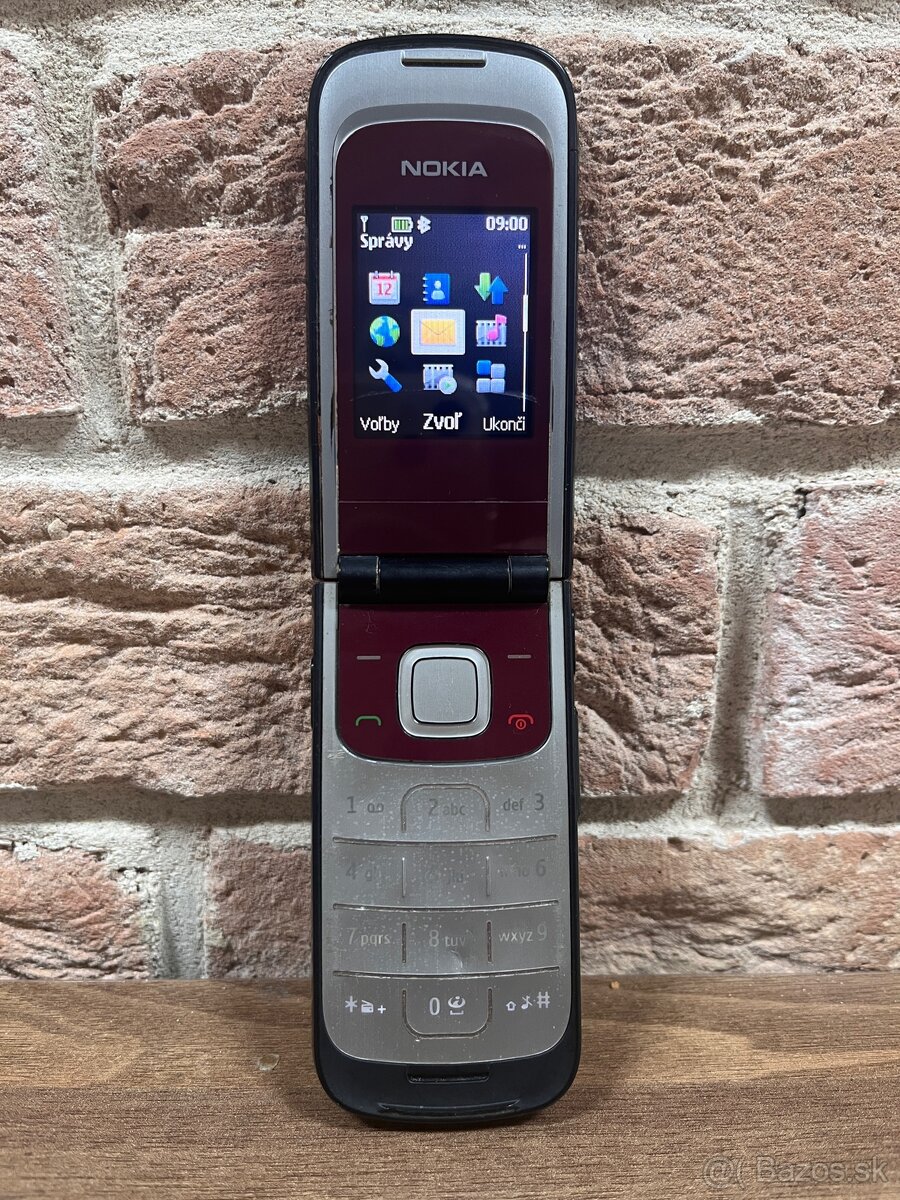 Nokia 2720a-2 FOLD vyklápačka (ročník 2009)