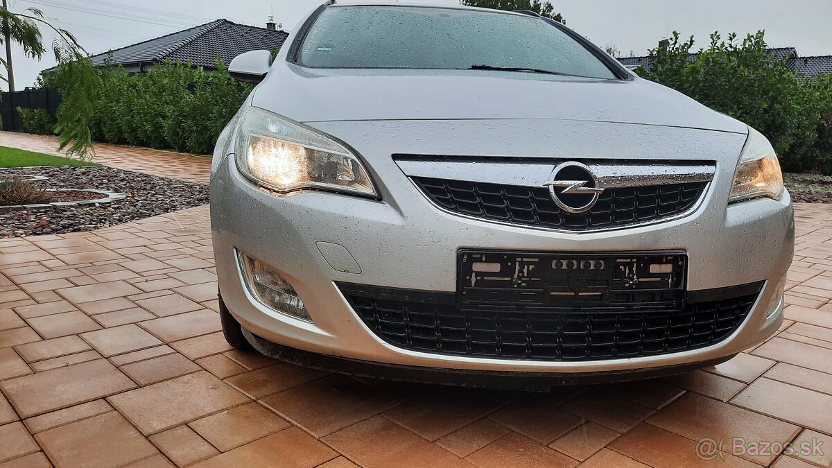 Opel astra J   cely predok