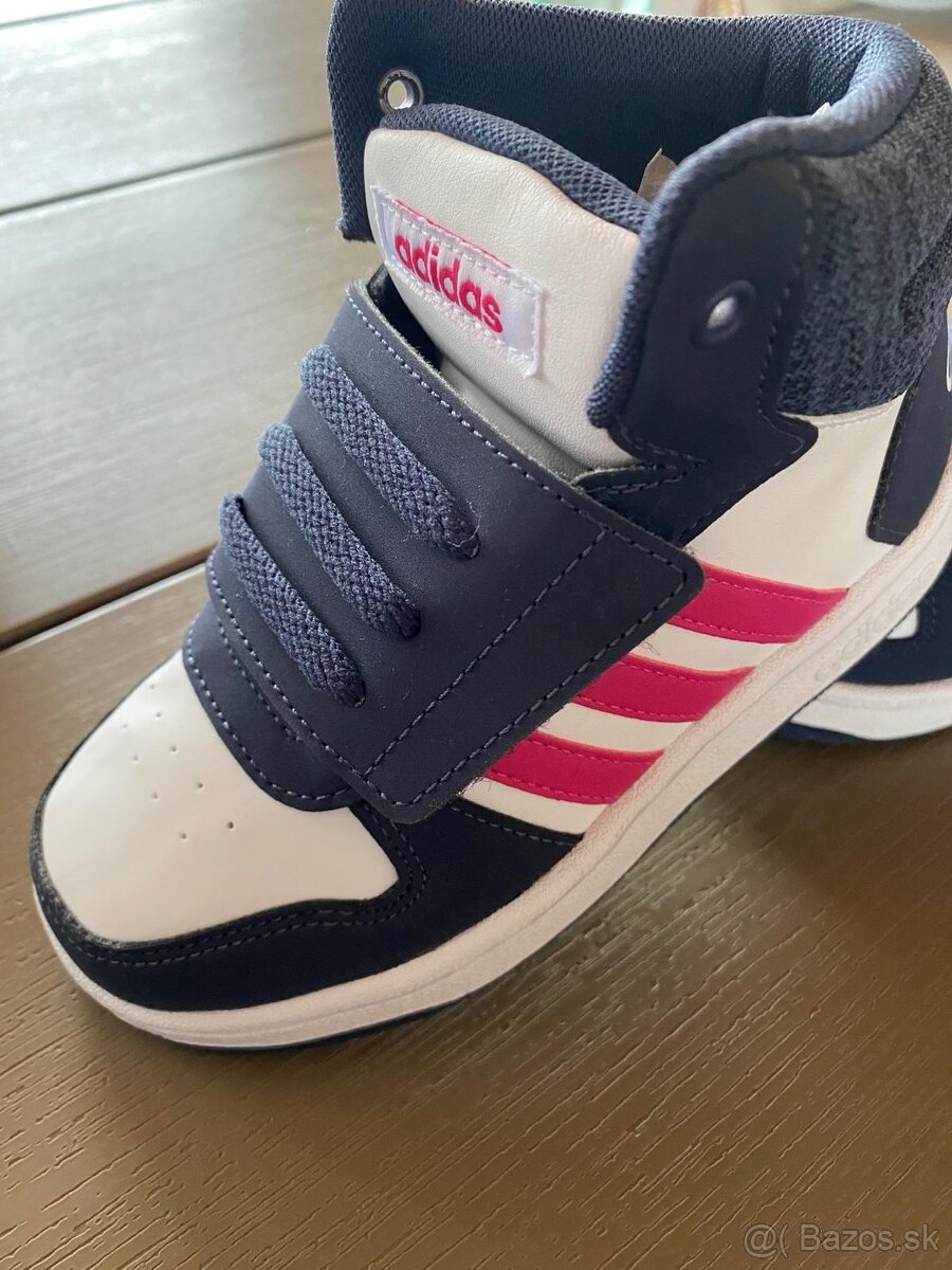 Univerzálne tenisky Adidas č. 26, 5