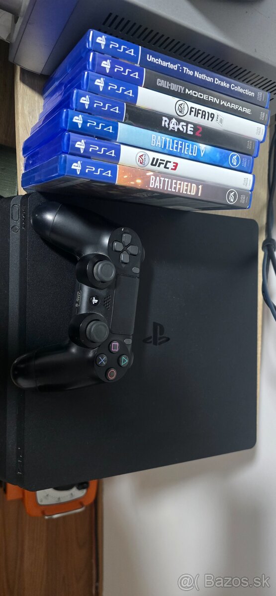 Play Station 4  500gb slim