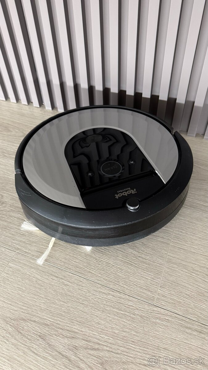 iRobot Roomba i7