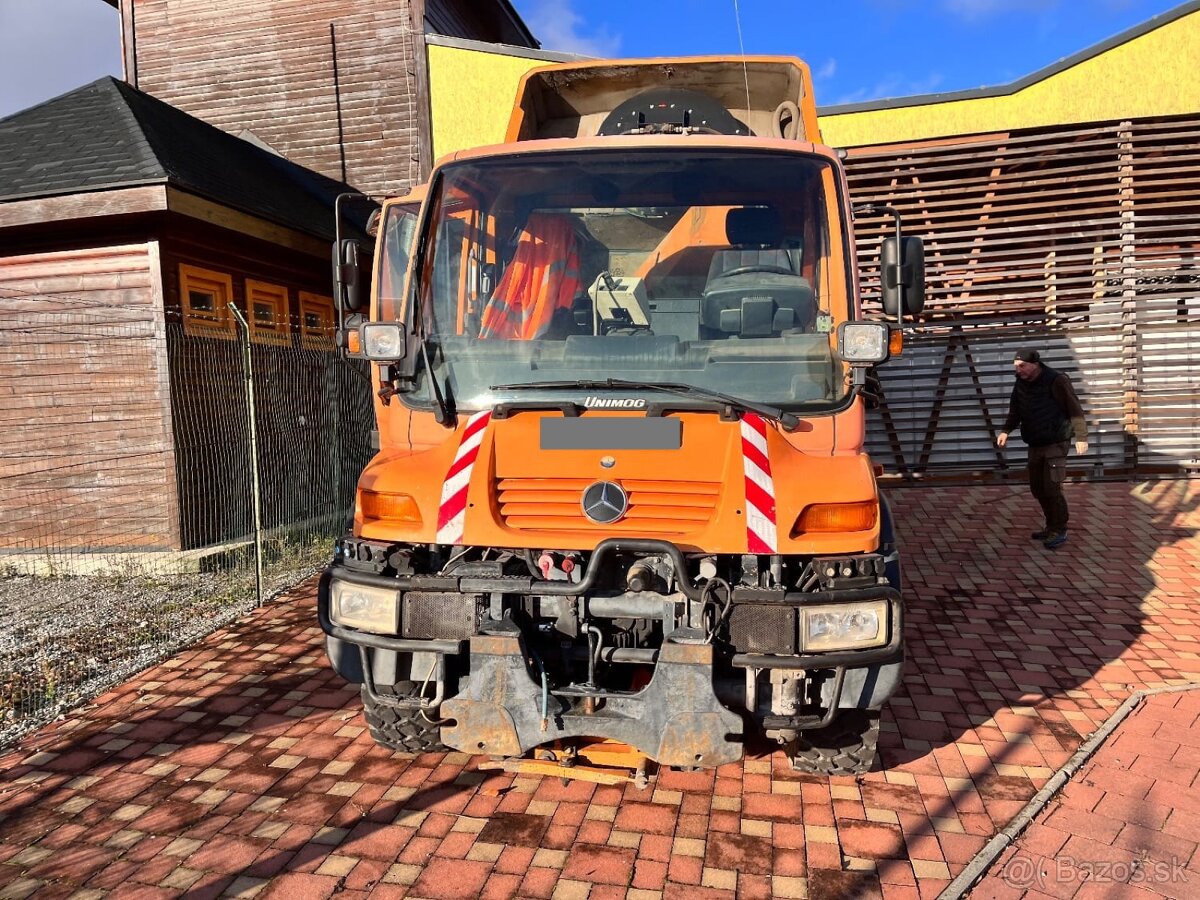 Mercedes-Benz Unimog UGN U300