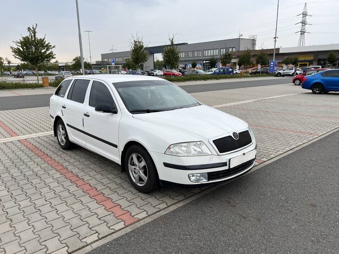 Škoda Octavia II 1.9 TDi 77kw serviska STK 8/2026