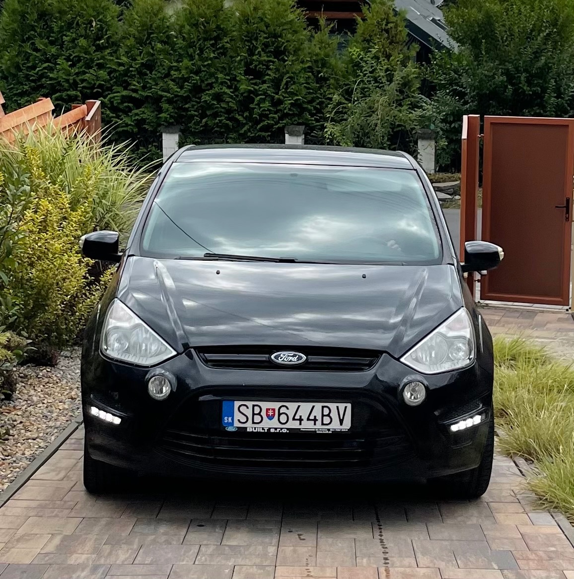 Predam Ford S-Max cierna metaliza