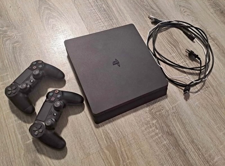 Ps4 slim