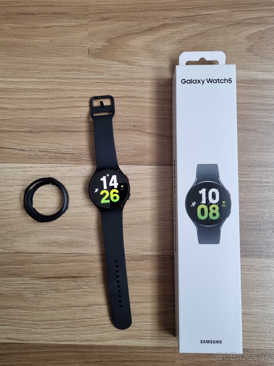 Samsung Galaxy Watch 5 44 mm, grafitové