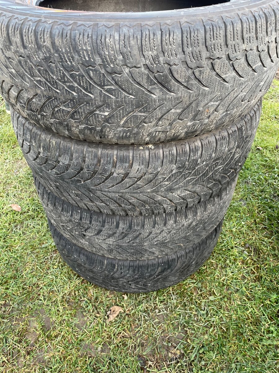 Predan pneu zimné 215/65 R17 4ks