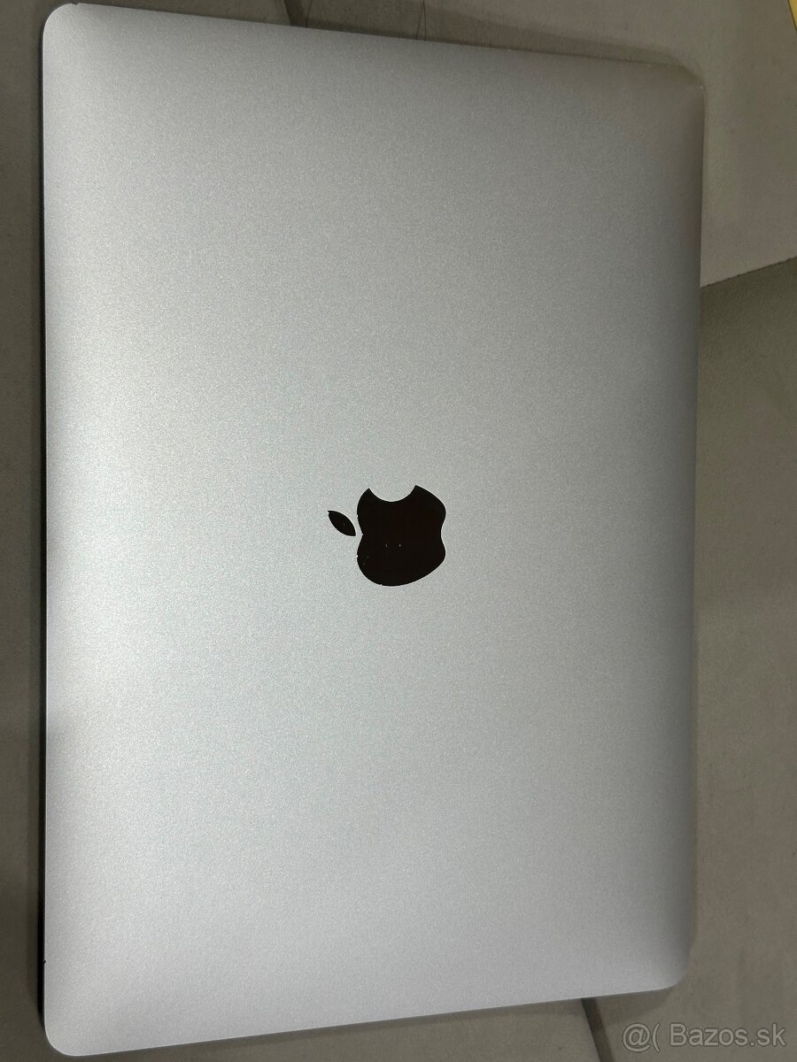 Predám MacBook air 2020 256gb