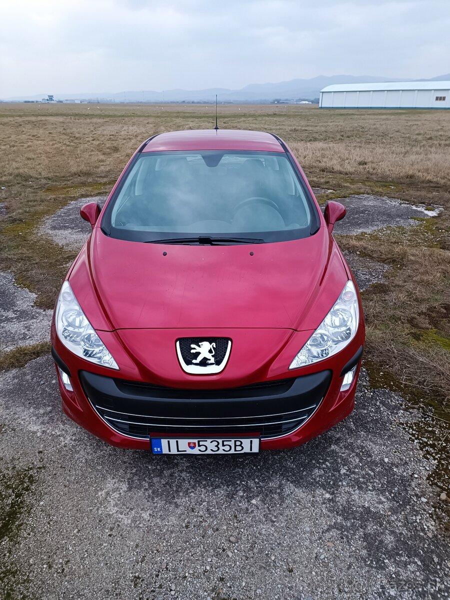 PEUGEOT 308 1,4 benzin...62 tis km