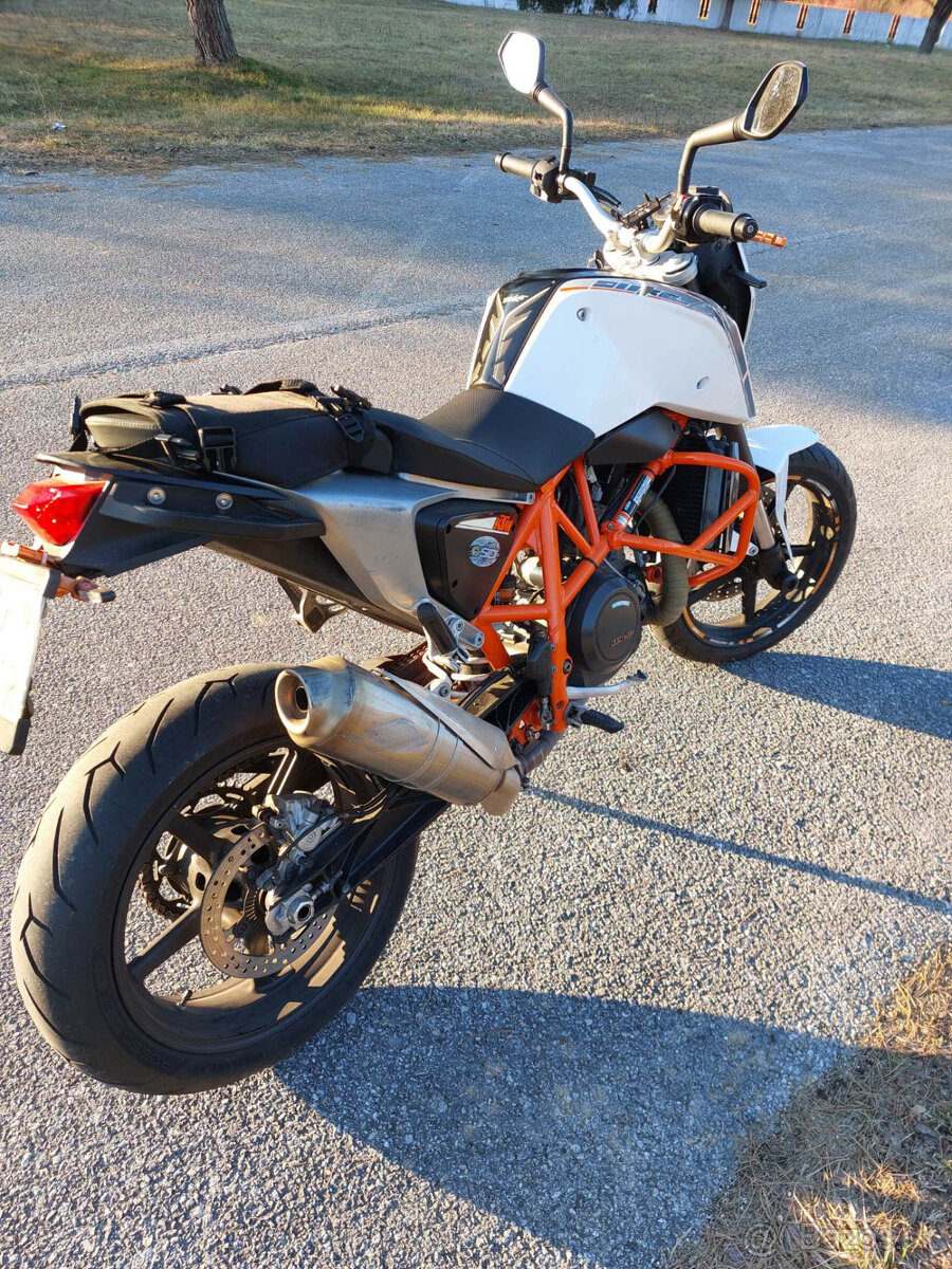 KTM Duke 690