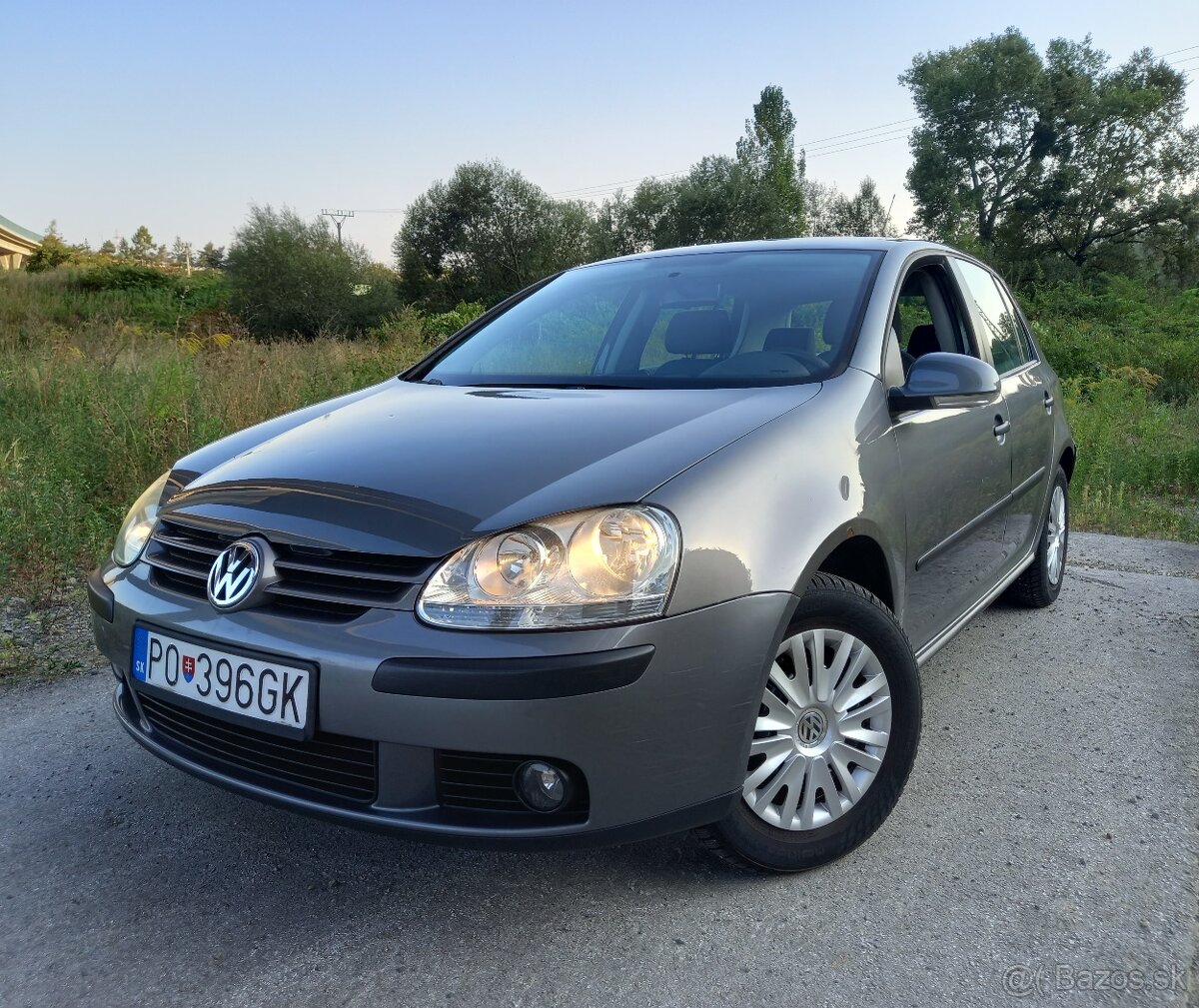 Vw golf 5 1.4 benzín 55kW.