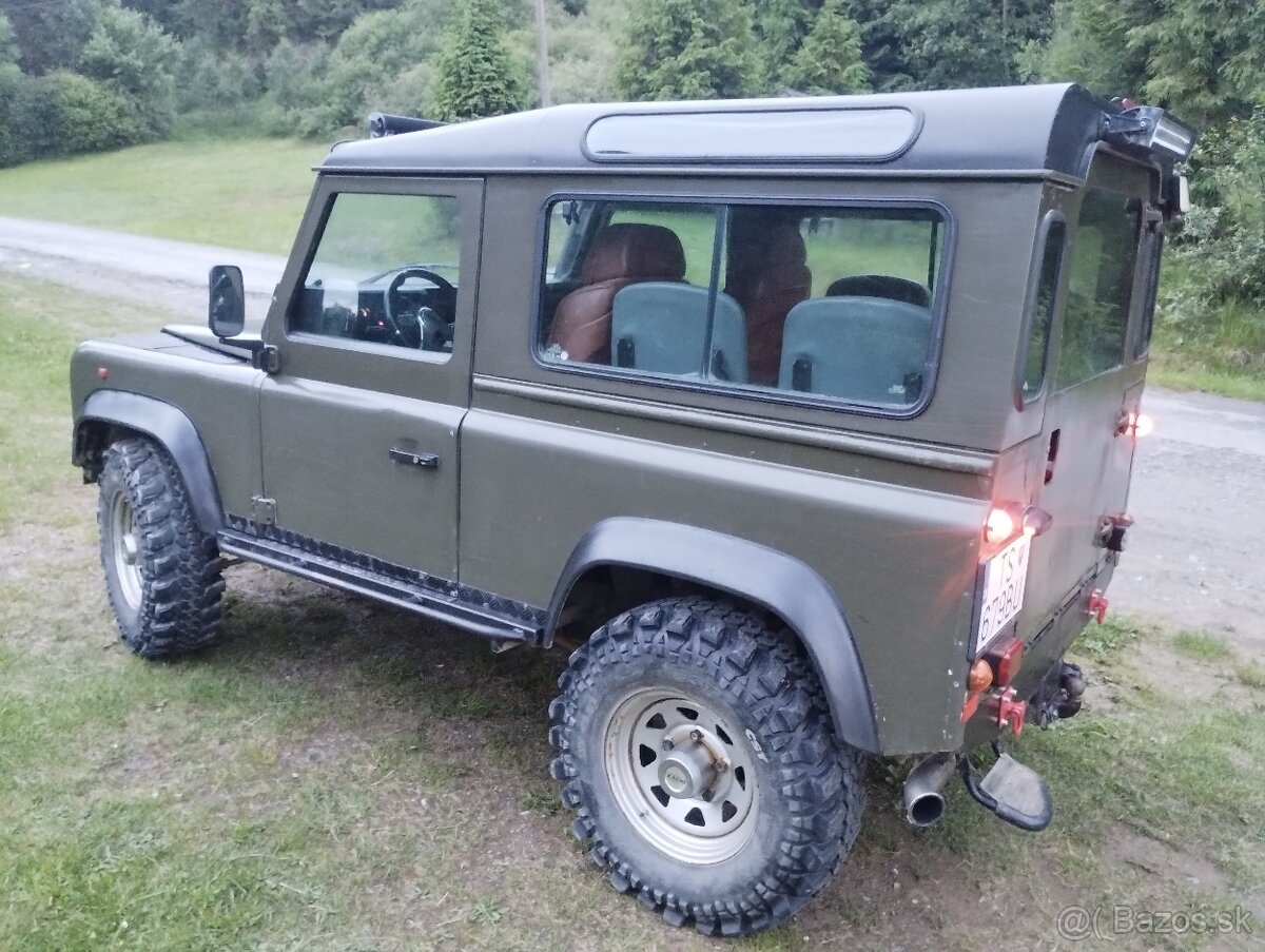 Land Rover Defender 2,5 TD 90kw