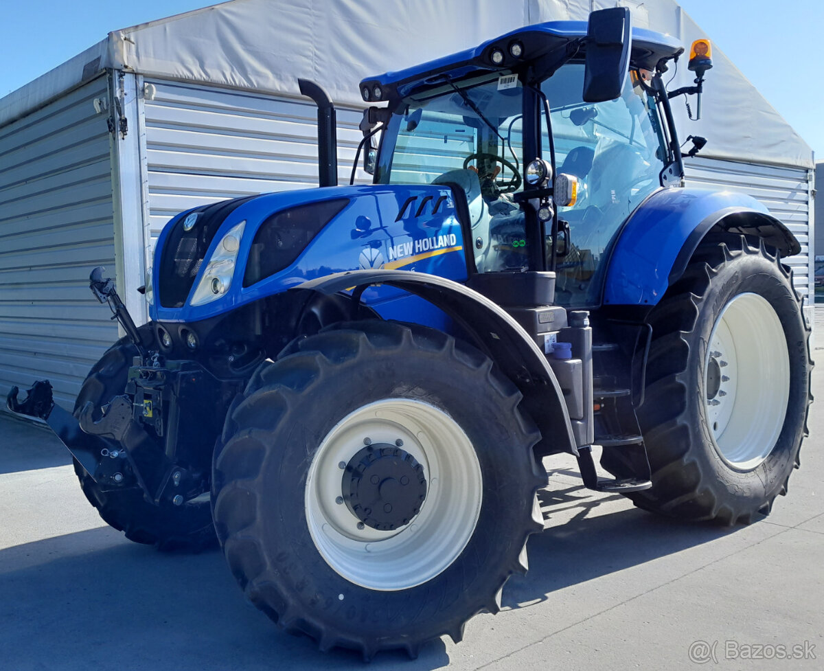 Traktor New Holland T7.215 S