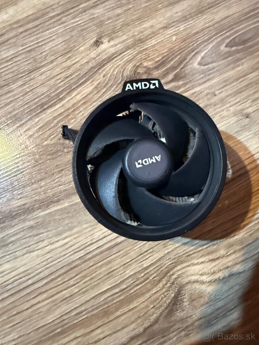 AMD RYZEN 5 2600X