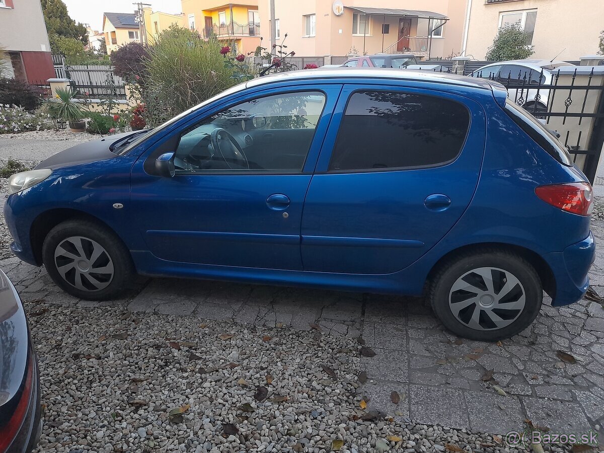 Predávam Peugeot 206+