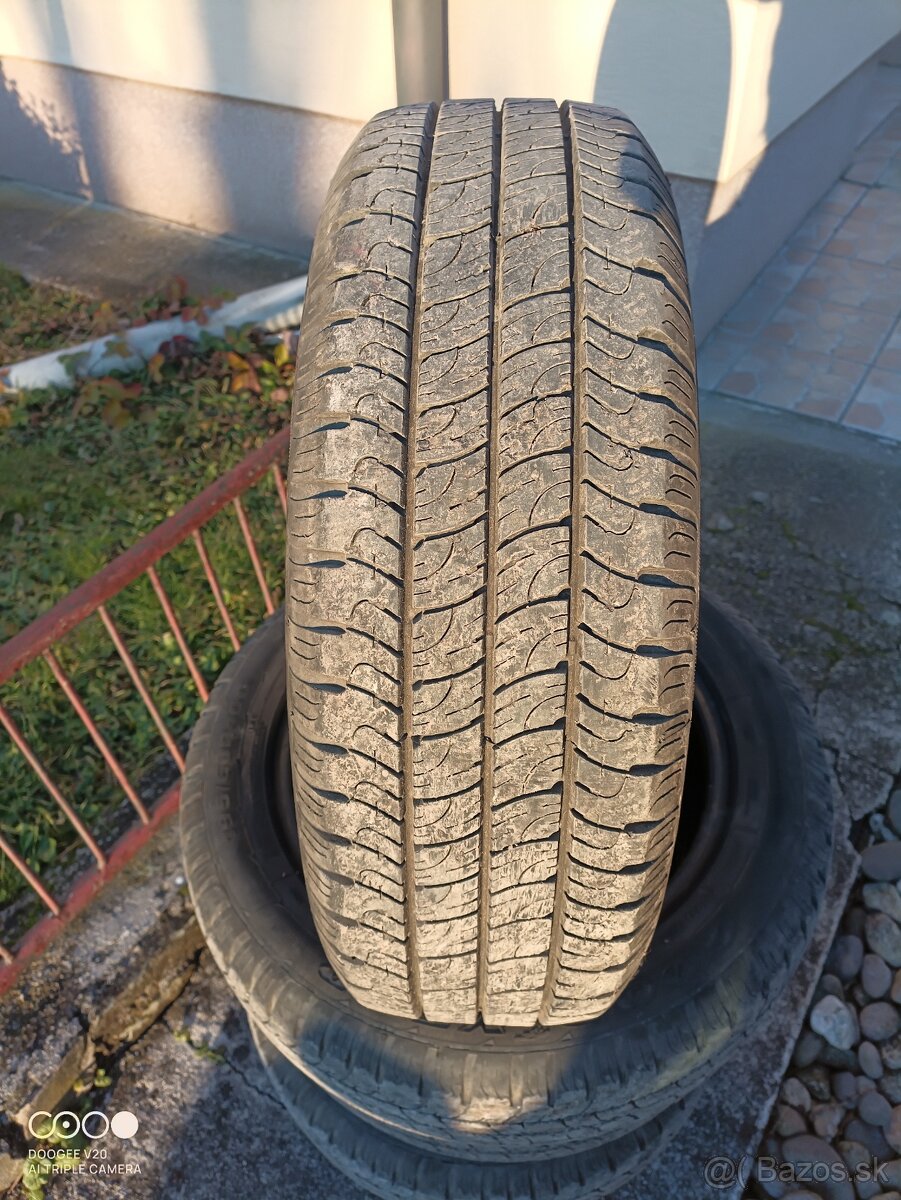 Pneu 195/60 r16 C