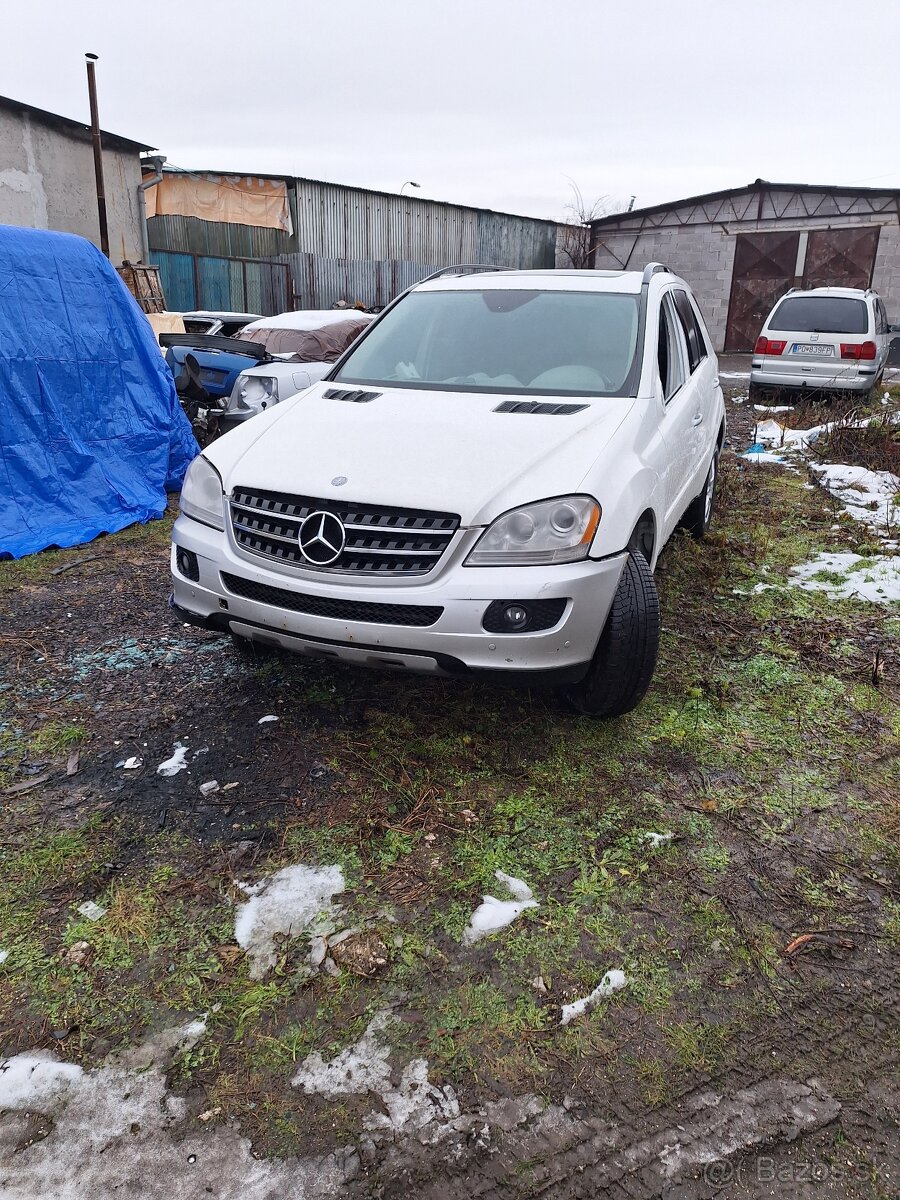 Rozpredám mercedes ML350i w164 200kw rok08