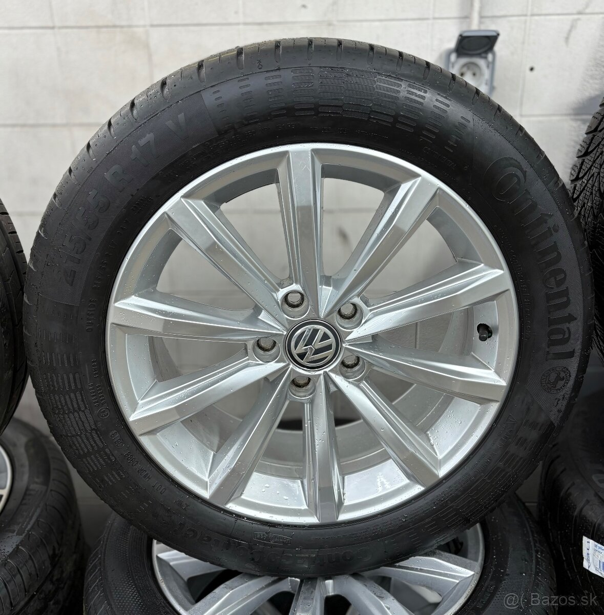 215/55 R17 V letné Pneu + disky VW