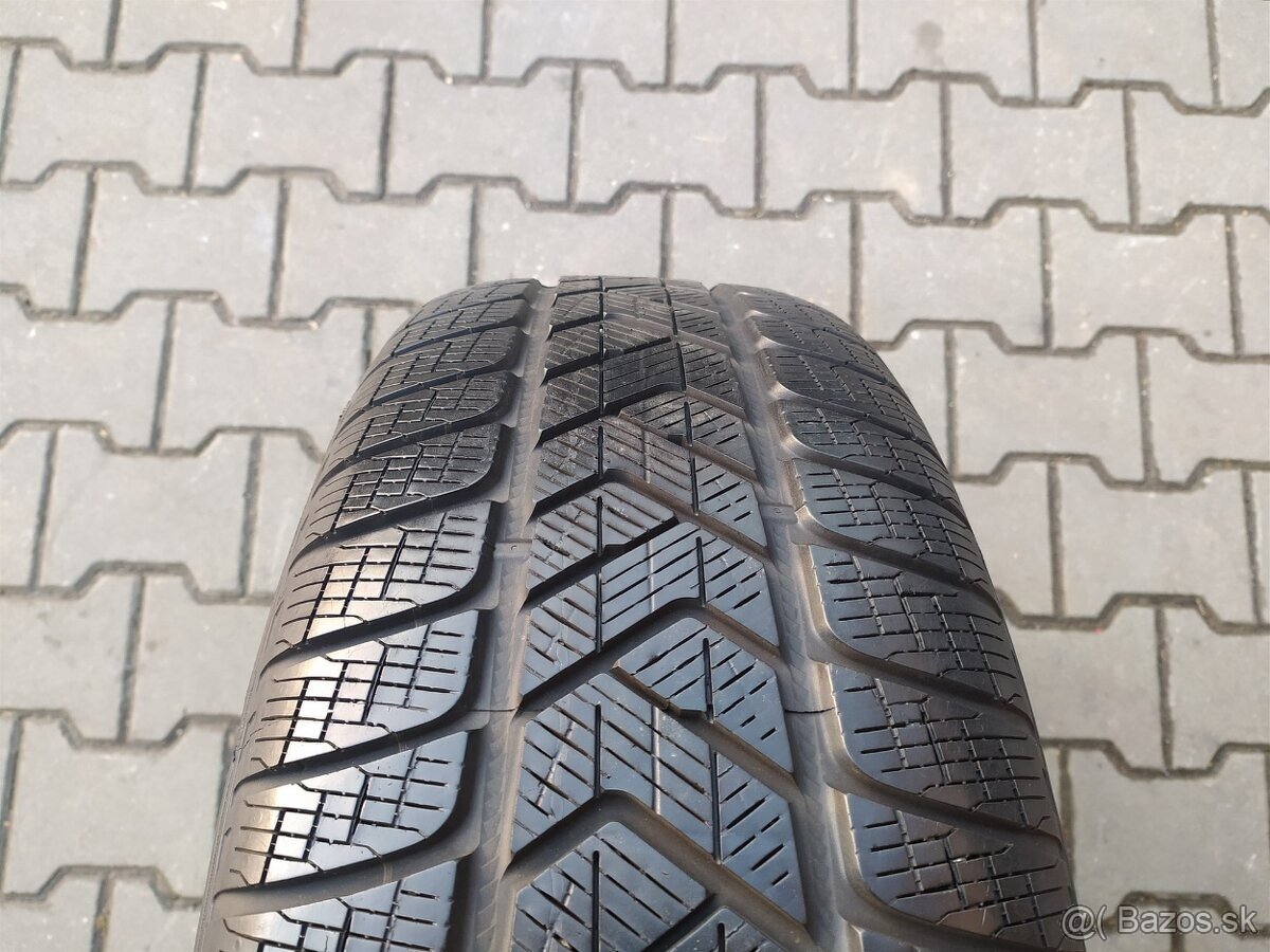 Zimné pneu Pirelli Scorpion Winter 235/65 R17