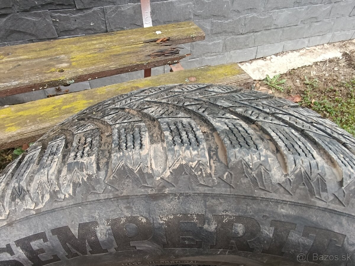 Elektróny na zimných pneumatikách 215/60R16