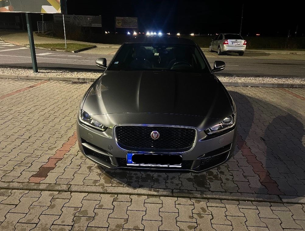 Jaguar XE 2.0 I4D 180k AT