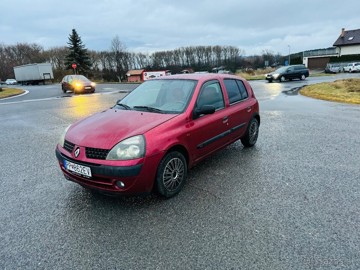 RENAULT CLIO 1.2i 43KW rv 2002