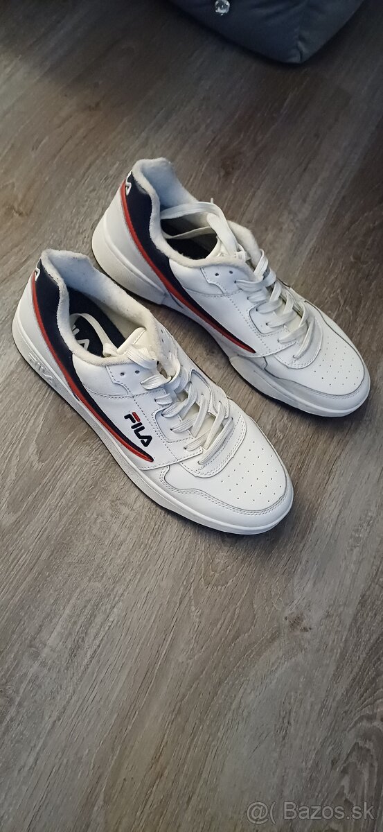 Fila tenisky.