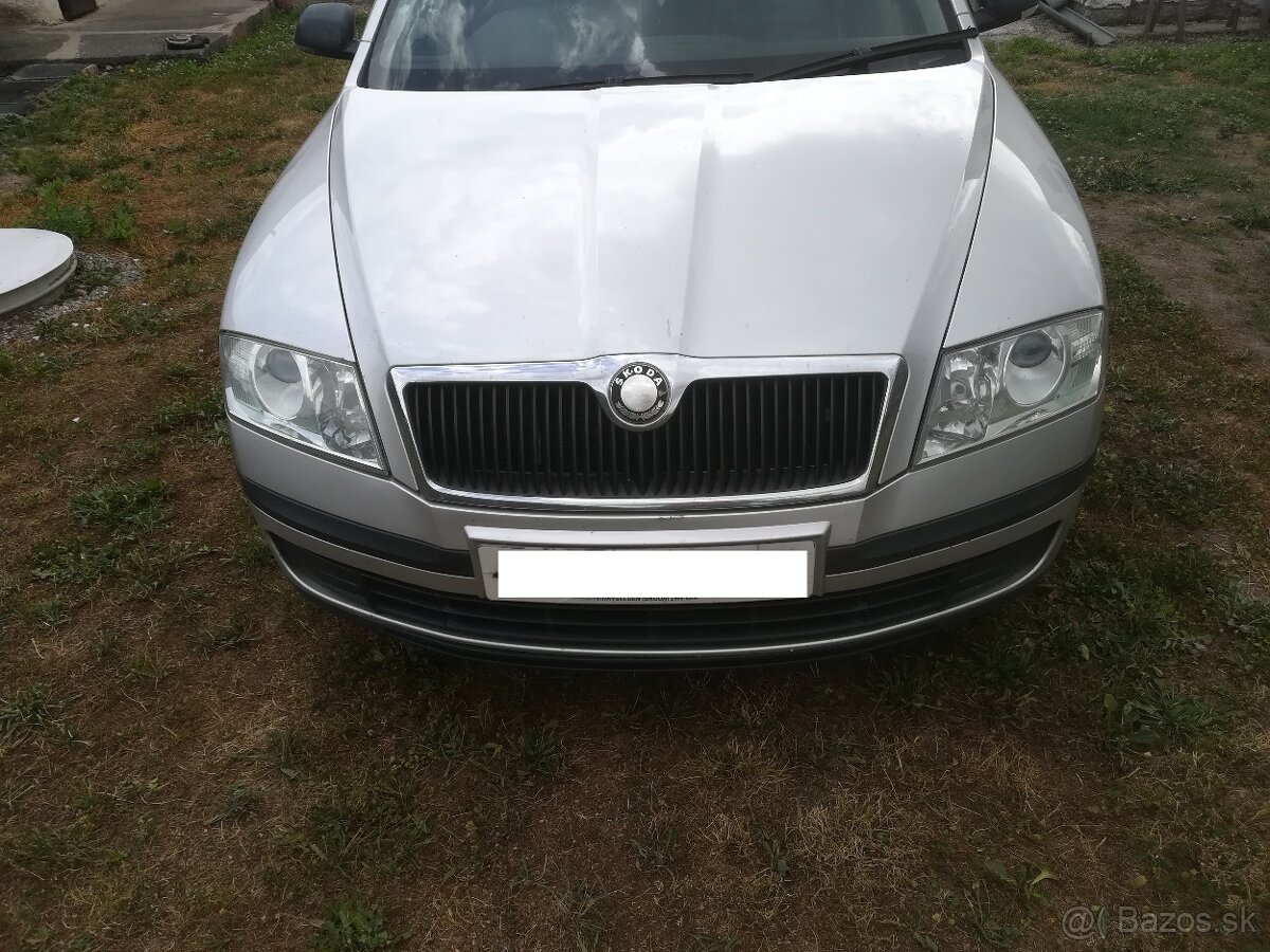 predok na škoda octavia 2 strieborna , diely karoserie