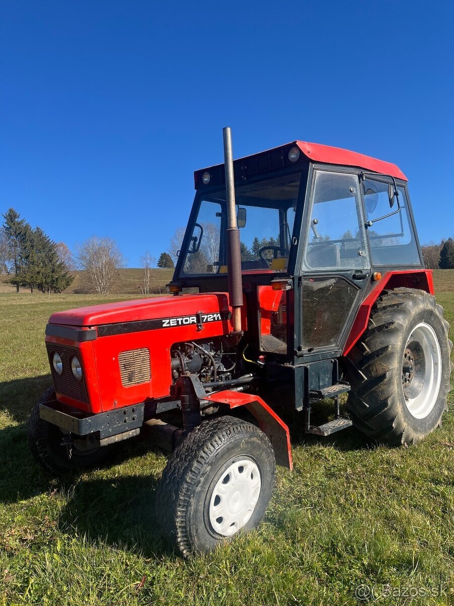 Traktor Zetor 7211