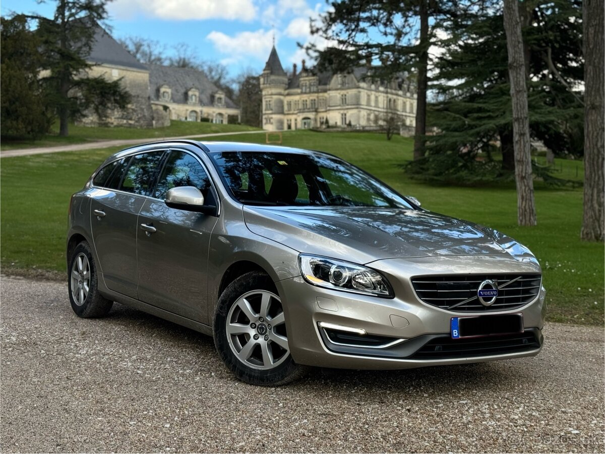 Volvo V60 D2 Momentum, Automat