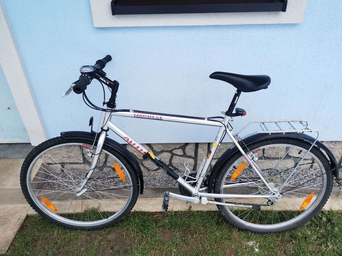 Trekový bike