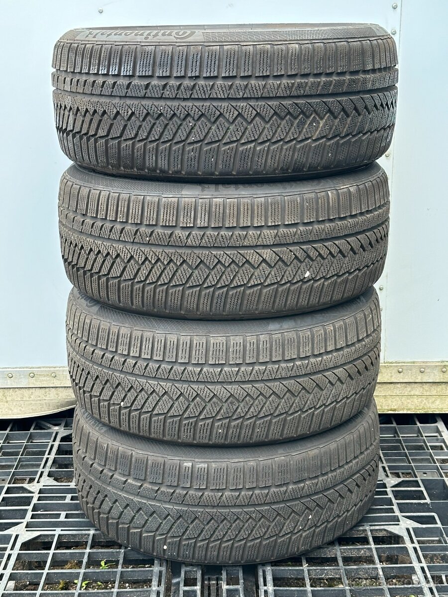 PREDÁM 4 kusy zimné pneumatiky CONTINENTAL 215/40 R18 89V XL