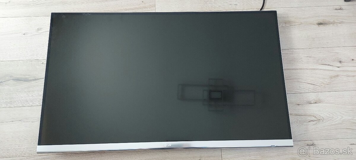 TV LG 42LM670S