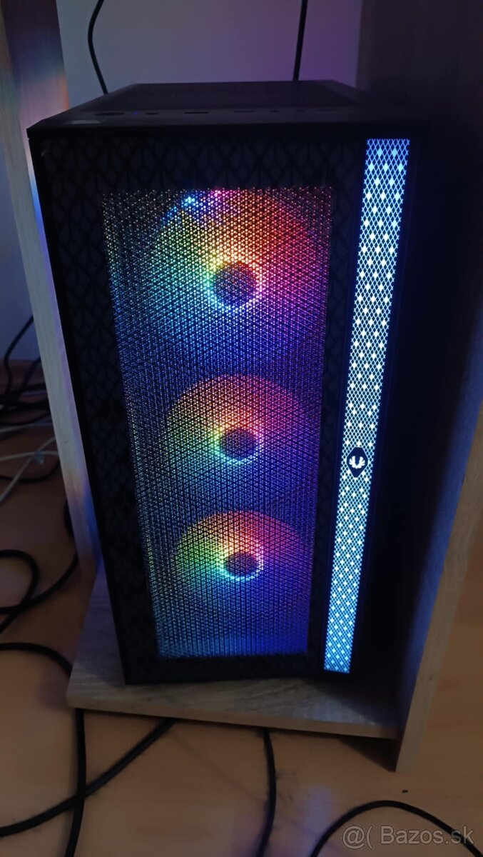 Predám herný pc v zaruke ryzen 5 5600X,rtx 4060,32 gb ram