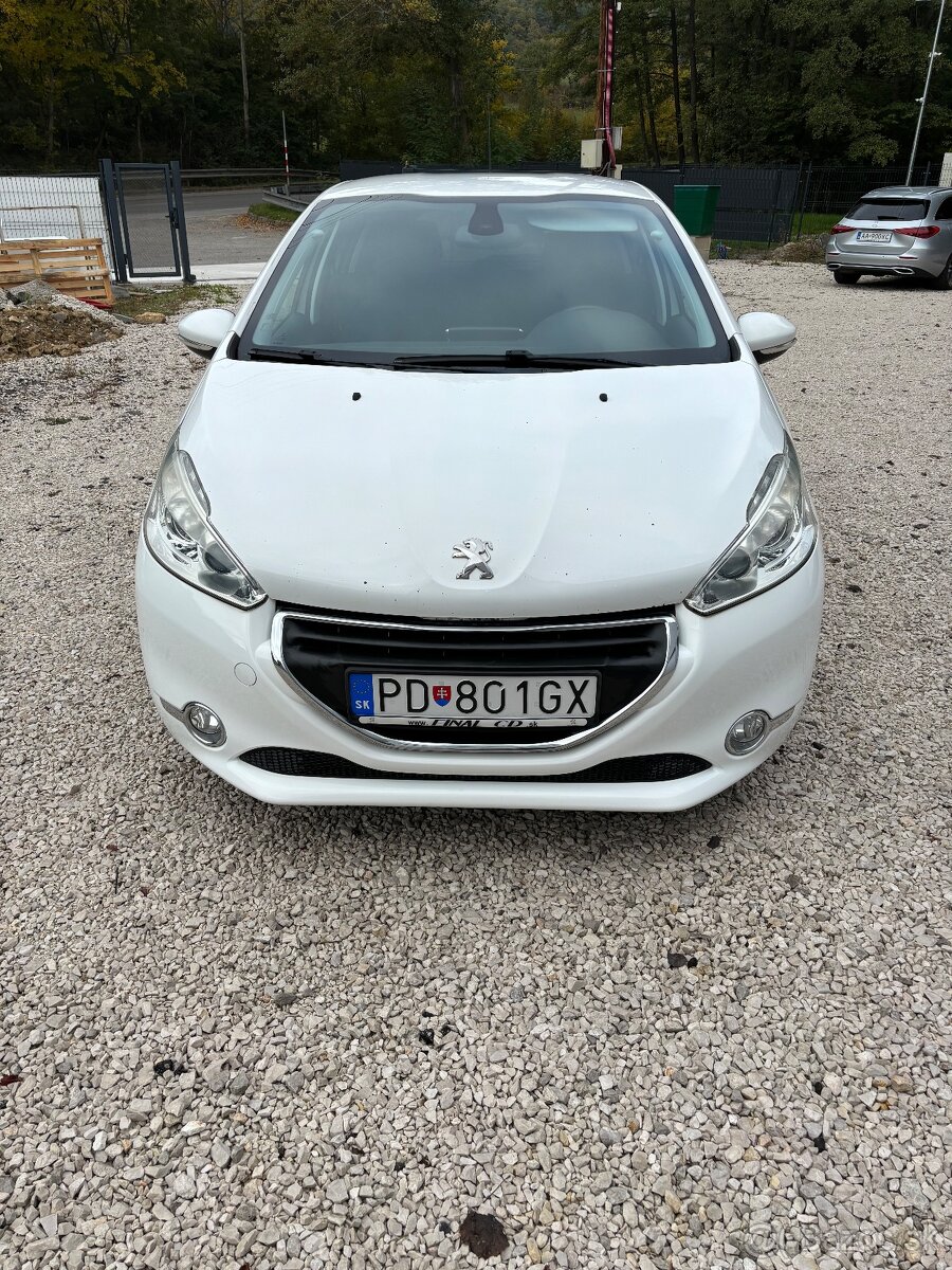 Peugeot 208 1.6 e-HDi Allure automat 6st