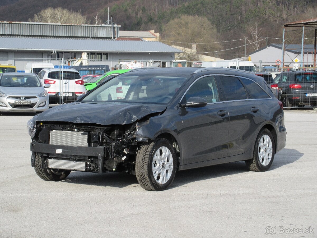 Kia Ceed SW , 519KM