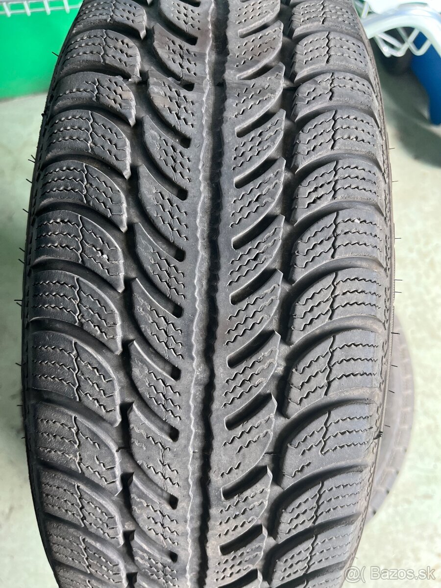 Predám zimné pneumatiky Sava 185/65 R15  dezén 7/8mm