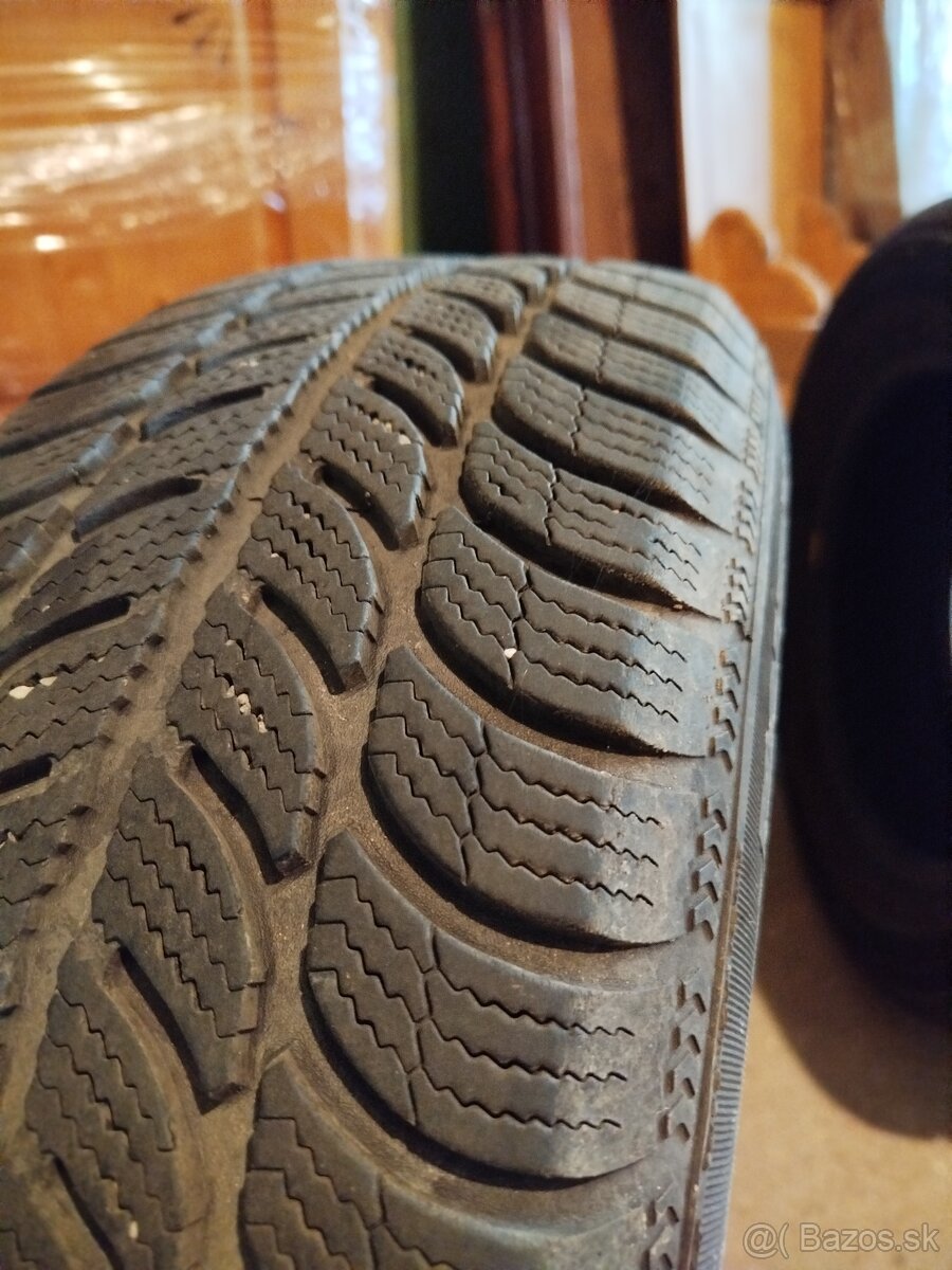 Zimne gumi s diskami 195/65 R15