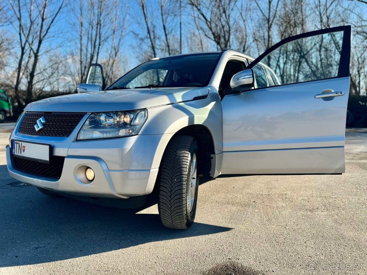 SUZUKI GRAND VITARA 2.4i BENZIN 4X4 3.GENERACIA