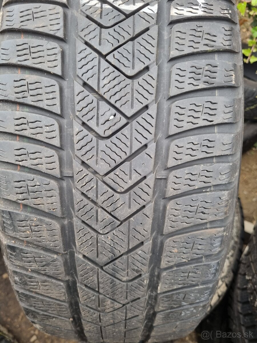 245/45R19 Pirelli