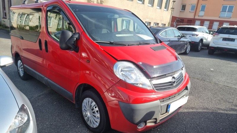 Opel vivaro 2.0dci  9mist