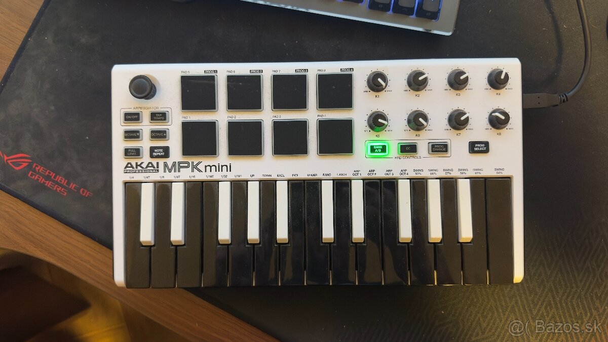 Predám Akai MPK mini MK3 MIDI keyboard