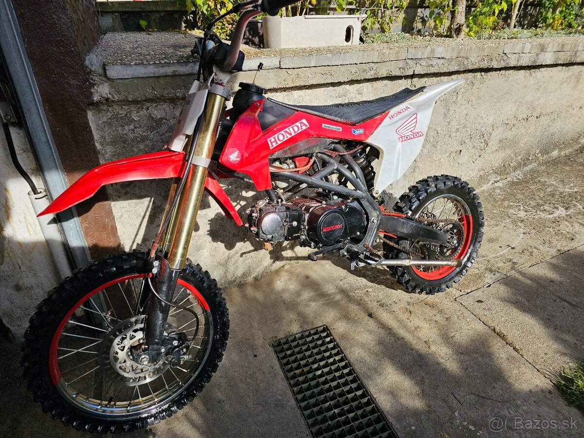 PITBIKE DB17  4 takt 125 ccm 4 rýchlosť.