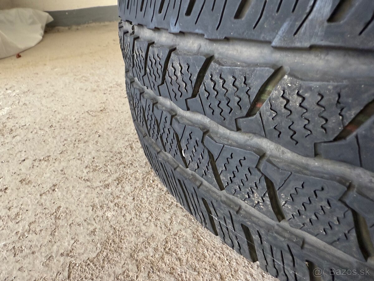 225/65  R16C 112 Continental