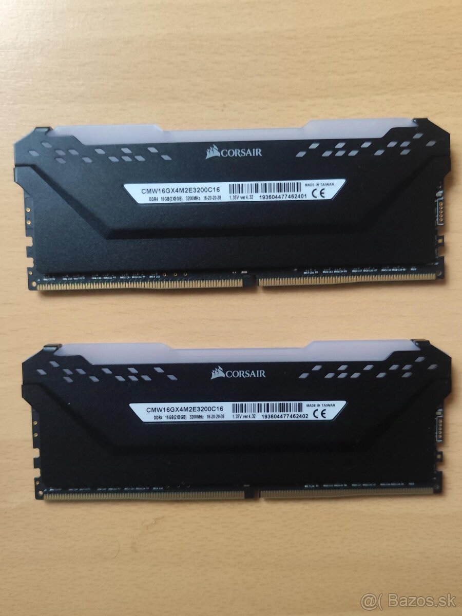 CORSAIR VENGEANCE RGB PRO 16GB (2 x 8GB) DDR4 3200MHz C16