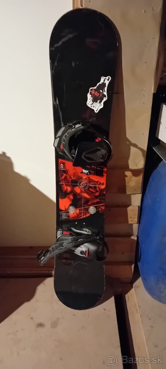 SNOWBOARD